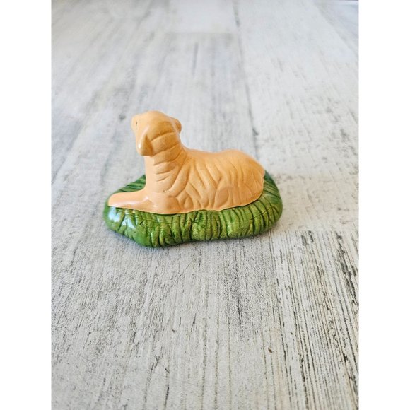 Vintage sheep nativity village Taiwan Xmas - Picture 3 of 6